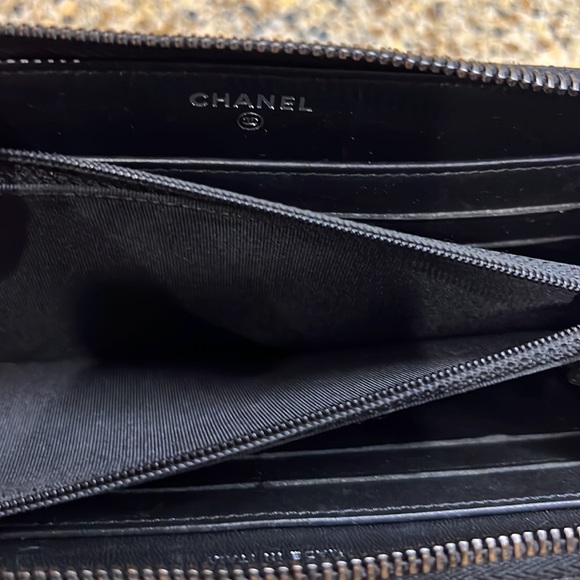 Chanel Wallet - Picture 11 of 17